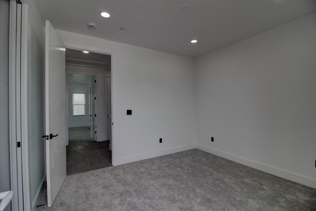 1526 3rd St, Escalon, CA 95320