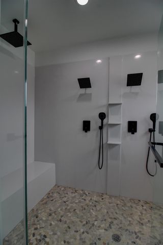 1526 3rd St, Escalon, CA 95320