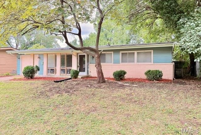 2320 Saint Catherine Street, Florissant, MO 63033