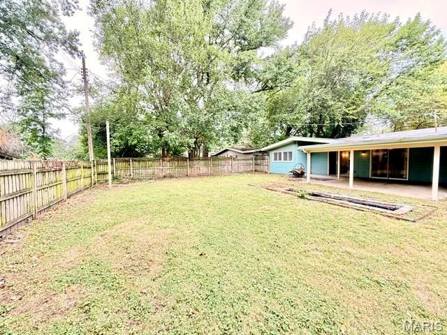 2320 Saint Catherine Street, Florissant, MO 63033
