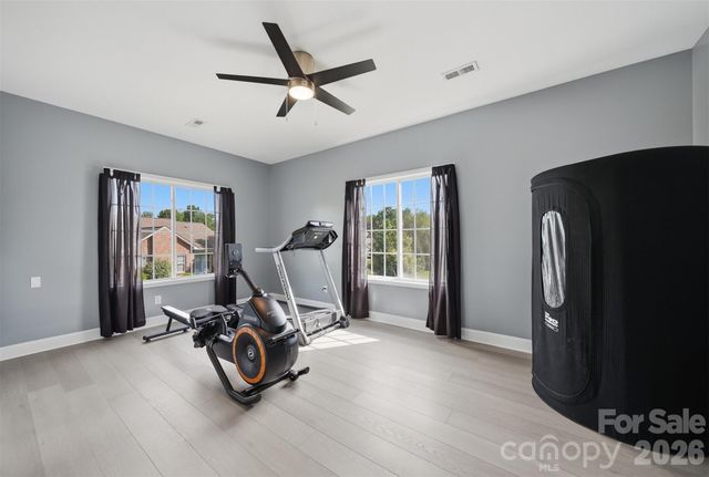1360 Sweetbriar Lane, Hickory, NC 28602
