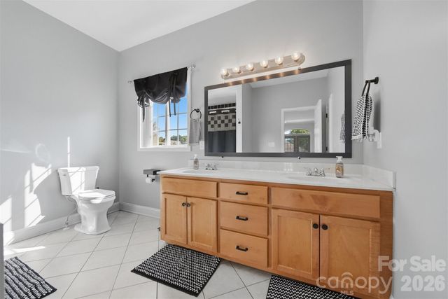 1360 Sweetbriar Lane, Hickory, NC 28602