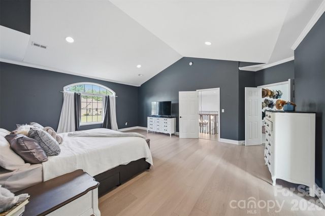 1360 Sweetbriar Lane, Hickory, NC 28602