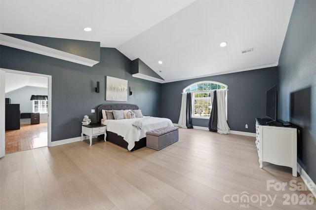 1360 Sweetbriar Lane, Hickory, NC 28602