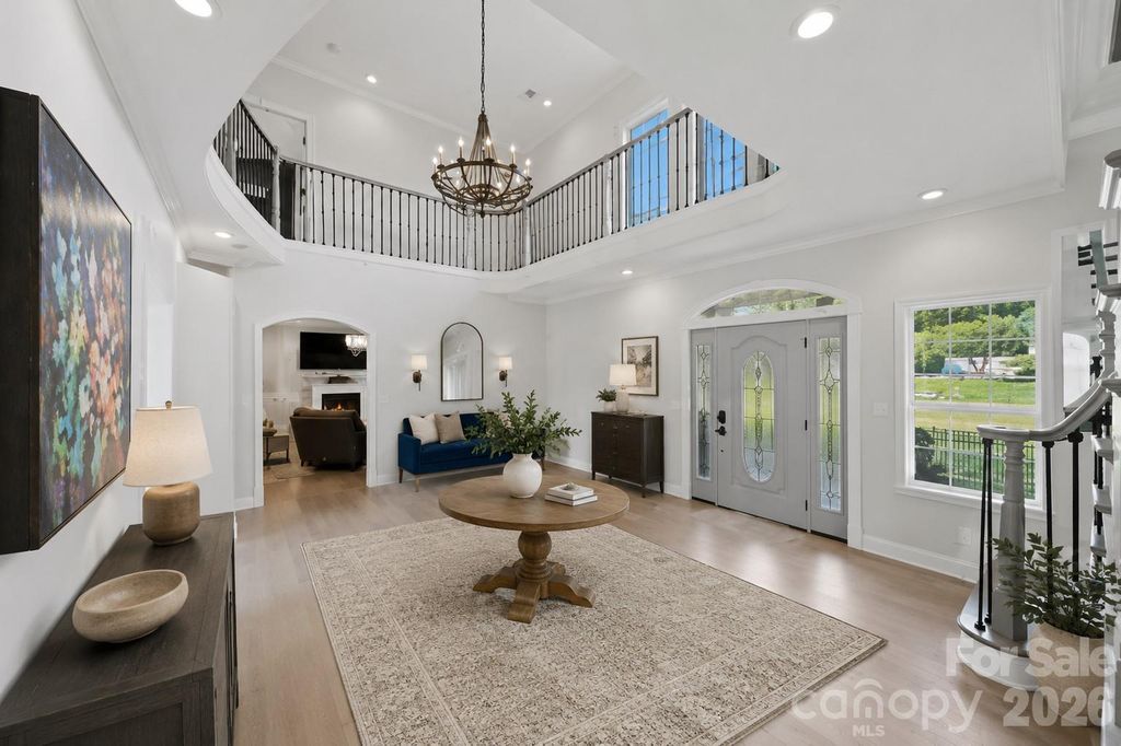 1360 Sweetbriar Lane, Hickory, NC 28602