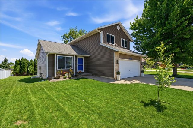 7418 Mallard Court NE, Cedar Rapids, IA 52402