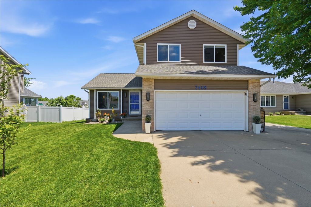 7418 Mallard Court NE, Cedar Rapids, IA 52402
