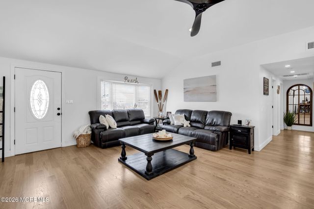 3412 Thistle Avenue, Toms River, NJ 08753
