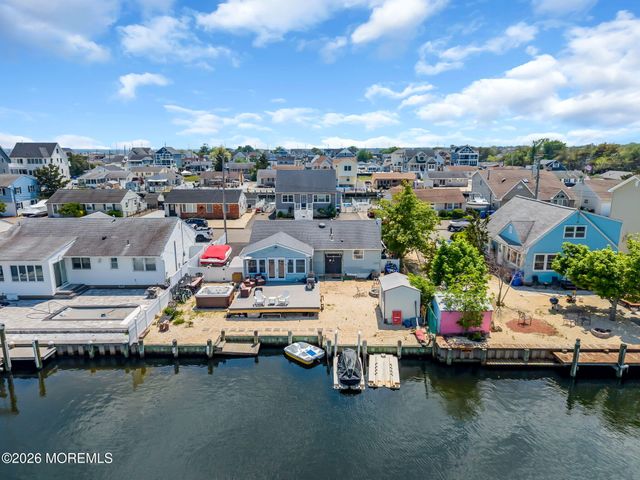 3412 Thistle Avenue, Toms River, NJ 08753