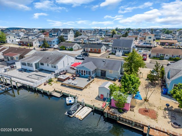 3412 Thistle Avenue, Toms River, NJ 08753