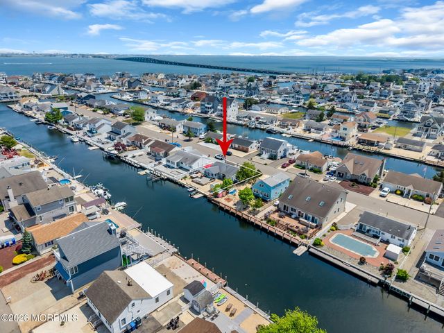 3412 Thistle Avenue, Toms River, NJ 08753