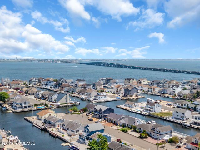 3412 Thistle Avenue, Toms River, NJ 08753