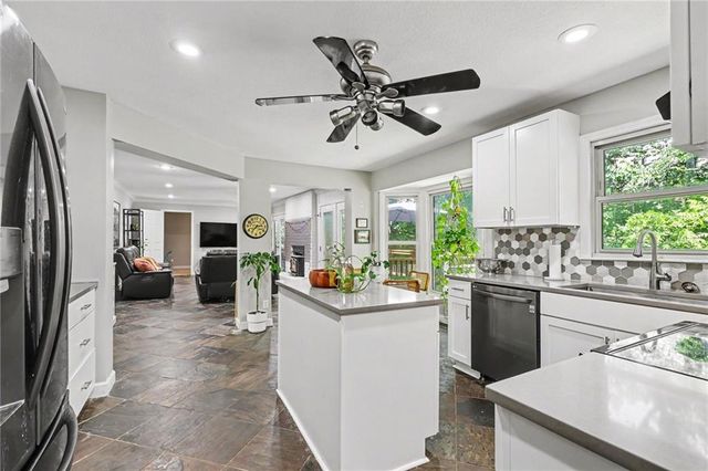 4113 NW Claymont Drive, Kansas City, MO 64116