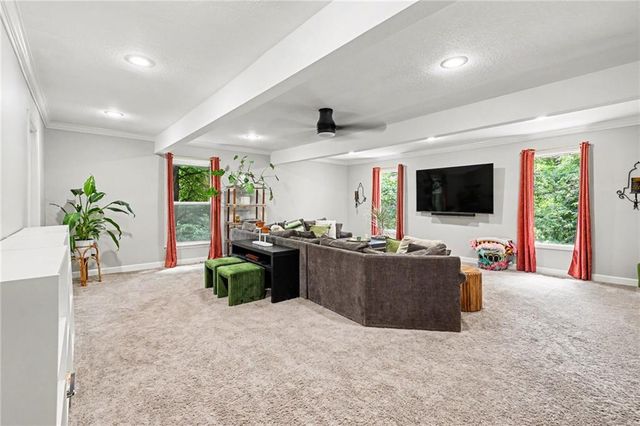 4113 NW Claymont Drive, Kansas City, MO 64116