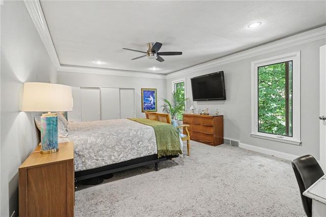 4113 NW Claymont Drive, Kansas City, MO 64116