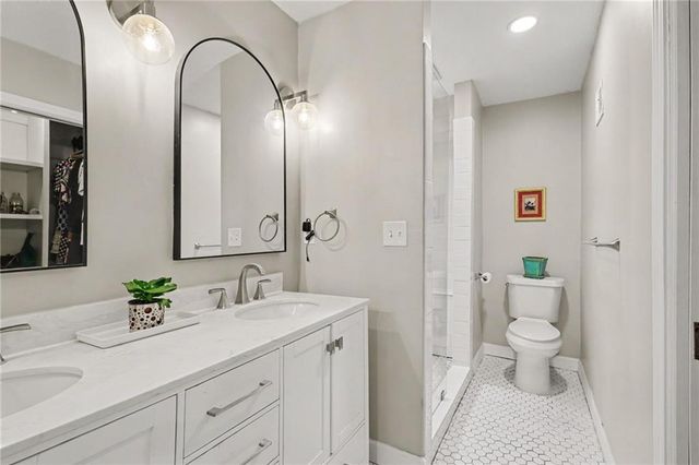 4113 NW Claymont Drive, Kansas City, MO 64116