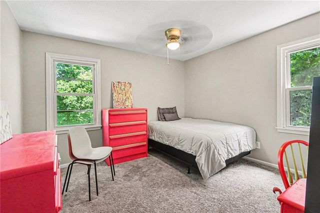 4113 NW Claymont Drive, Kansas City, MO 64116