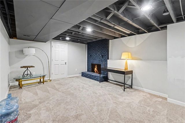 4113 NW Claymont Drive, Kansas City, MO 64116