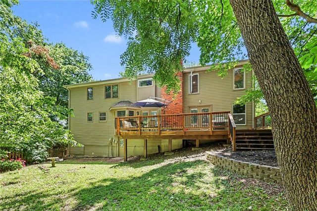 4113 NW Claymont Drive, Kansas City, MO 64116