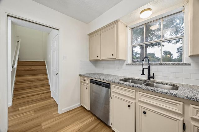 1600 Hazelwood Street B, Conroe, TX 77301