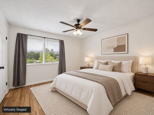 1600 Hazelwood Street B, Conroe, TX 77301