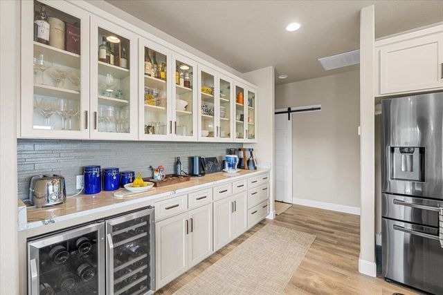 221 Skyhawk Drive, Eagle Point, OR 97524