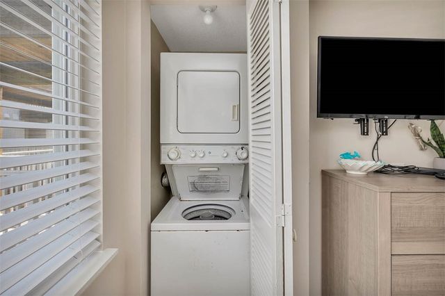 1524 Wood Ave 214, St Simons Island, GA 31522