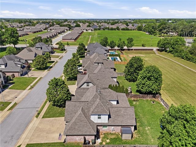 3901 Lexington Drive, Rogers, AR 72758