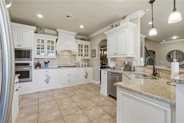 3901 Lexington Drive, Rogers, AR 72758