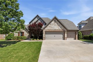 3901 Lexington Drive, Rogers, AR 72758