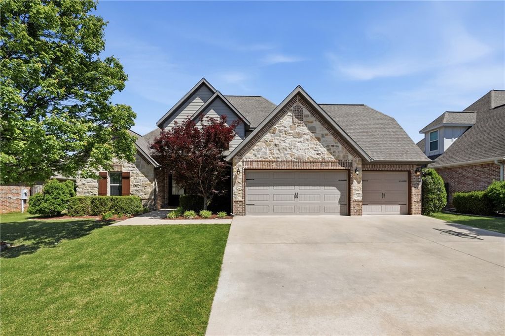 3901 Lexington Drive, Rogers, AR 72758