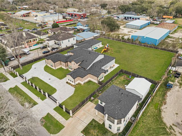 4821 1st Street, Houston, TX 77504