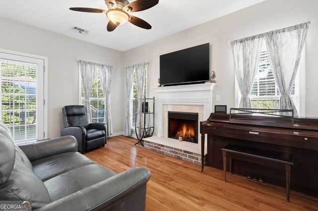 460 Persimmon Drive, Sharpsburg, GA 30277