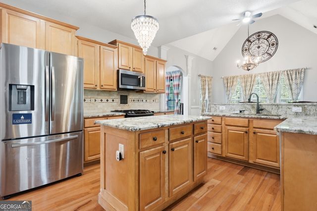 460 Persimmon Drive, Sharpsburg, GA 30277