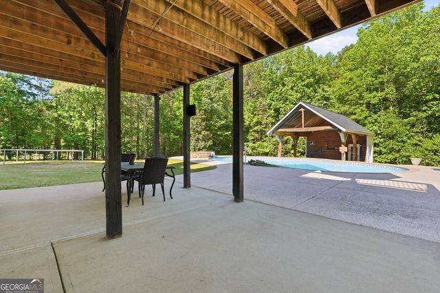 460 Persimmon Drive, Sharpsburg, GA 30277