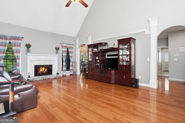 460 Persimmon Drive, Sharpsburg, GA 30277