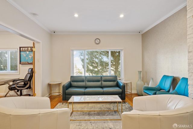 2076 16th Avenue, San Francisco, CA 94116