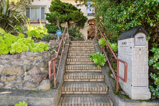 2076 16th Avenue, San Francisco, CA 94116