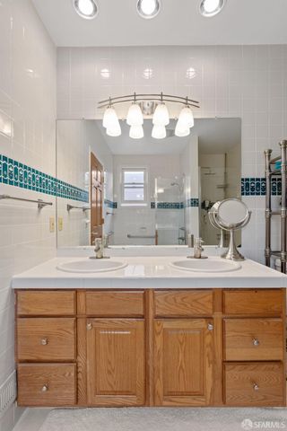 2076 16th Avenue, San Francisco, CA 94116