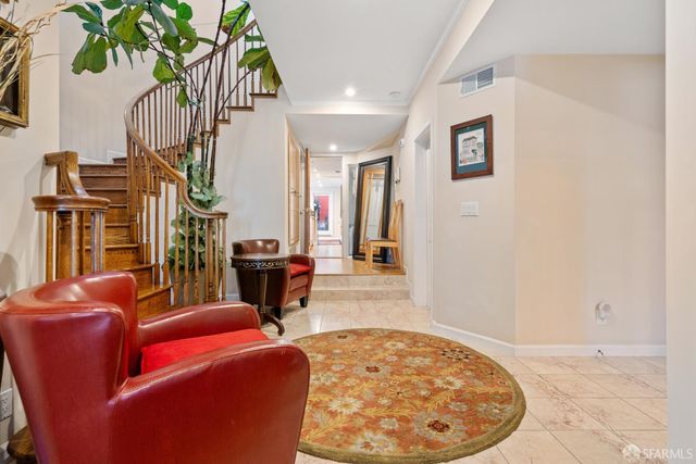 2076 16th Avenue, San Francisco, CA 94116