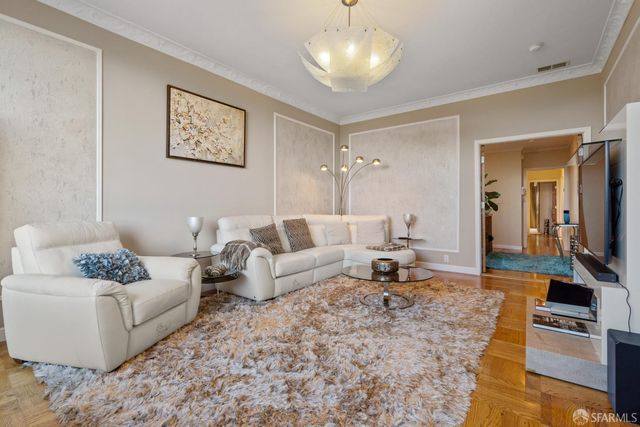 2076 16th Avenue, San Francisco, CA 94116