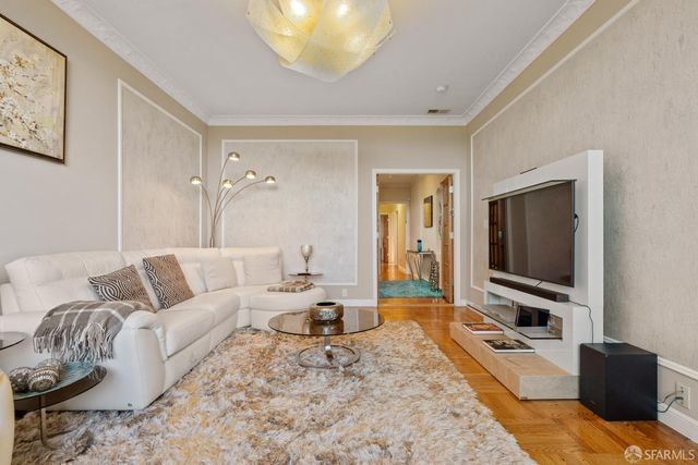 2076 16th Avenue, San Francisco, CA 94116