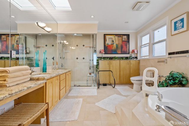 2076 16th Avenue, San Francisco, CA 94116