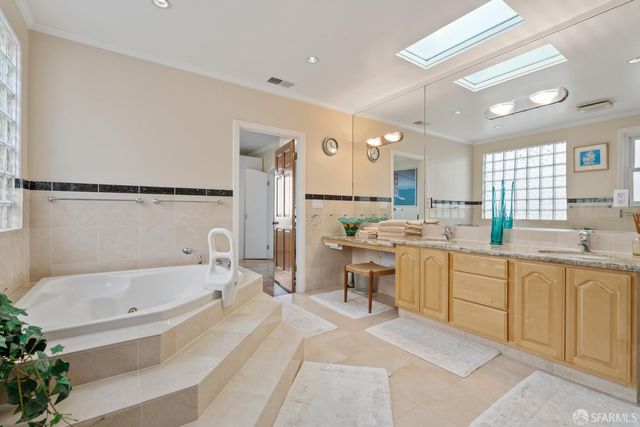 2076 16th Avenue, San Francisco, CA 94116