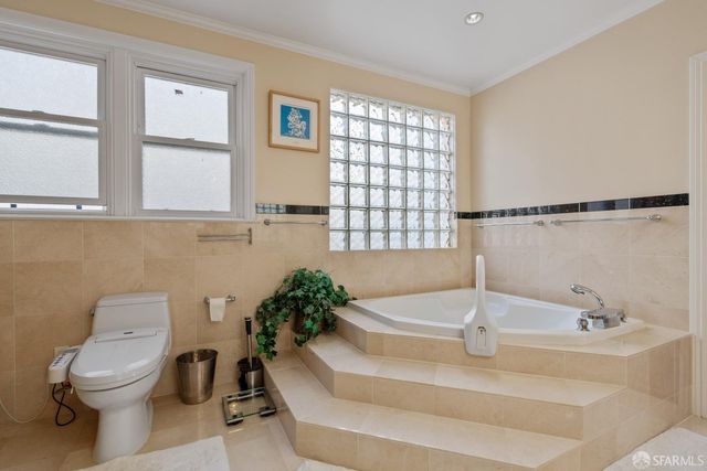 2076 16th Avenue, San Francisco, CA 94116