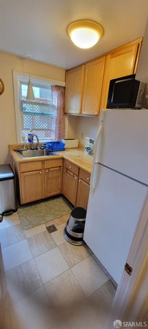 2076 16th Avenue, San Francisco, CA 94116