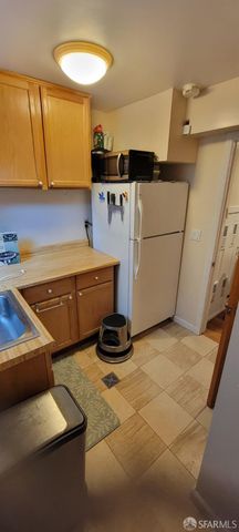 2076 16th Avenue, San Francisco, CA 94116