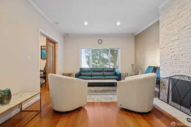 2076 16th Avenue, San Francisco, CA 94116