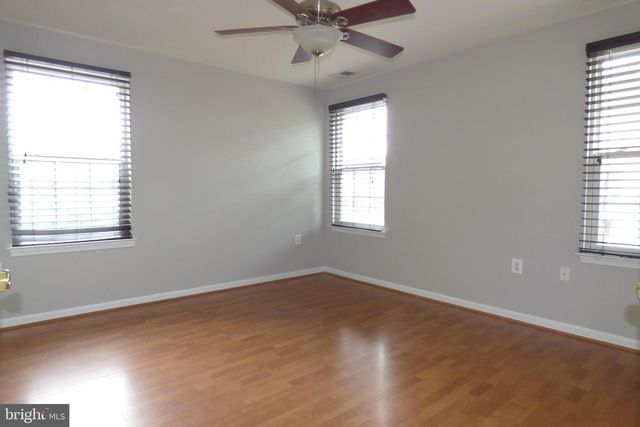 552 SPARKLEBERRY TER NE, Leesburg, VA 20176