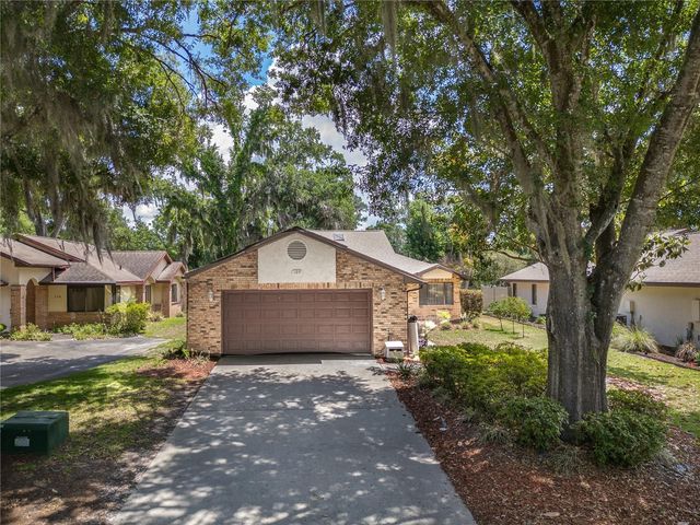 109 WATERWOOD DRIVE, Yalaha, FL 34797